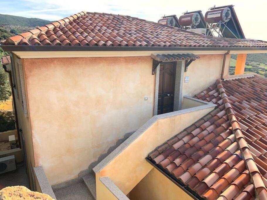 Casa Smeralda - Piscina E Vista Sul Mare! Trinità dʼAgultu Kültér fotó